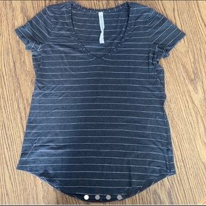 Lululemon V-Neck Shirt (Size 6)